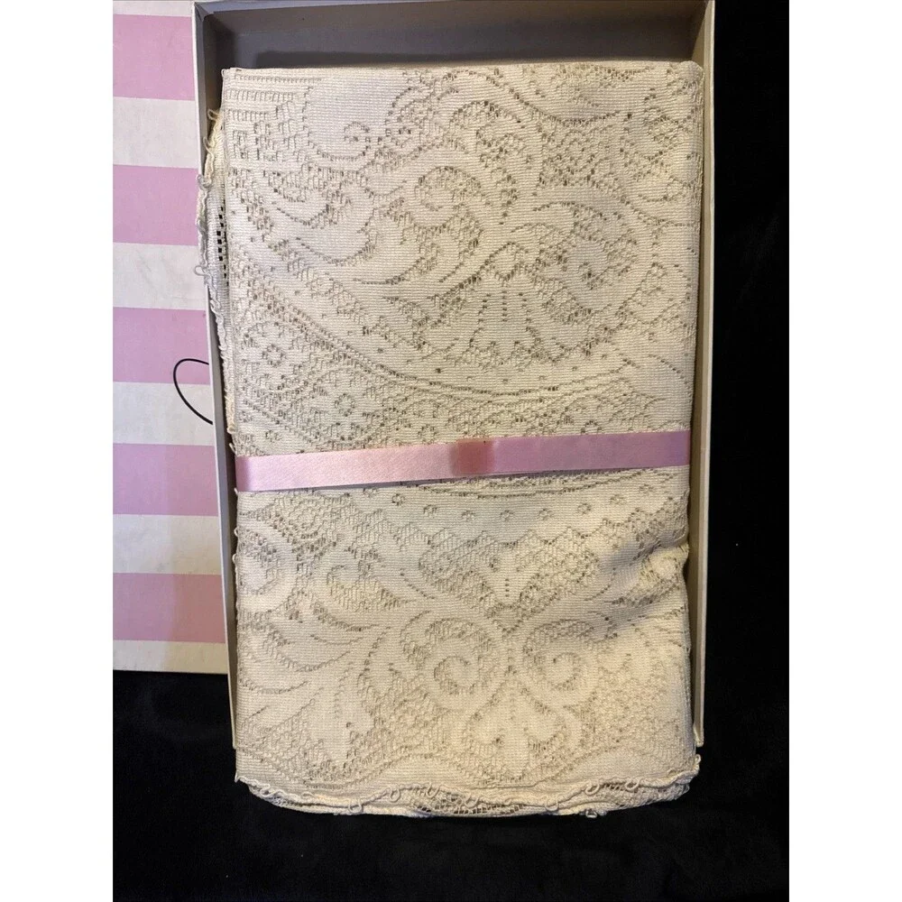 Vintage 1950’s Seranton Wanderley Table Cloth 72x90” C3019 Ivory Lace
